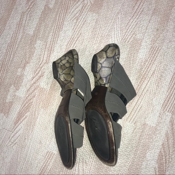 Donald Pliner Hizzy S1 Mesh Sandal - Picture 2 of 7